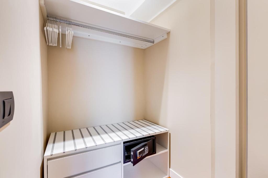 Zdjęcie z galerii obiektu Frattina High-end apt w Rzymie