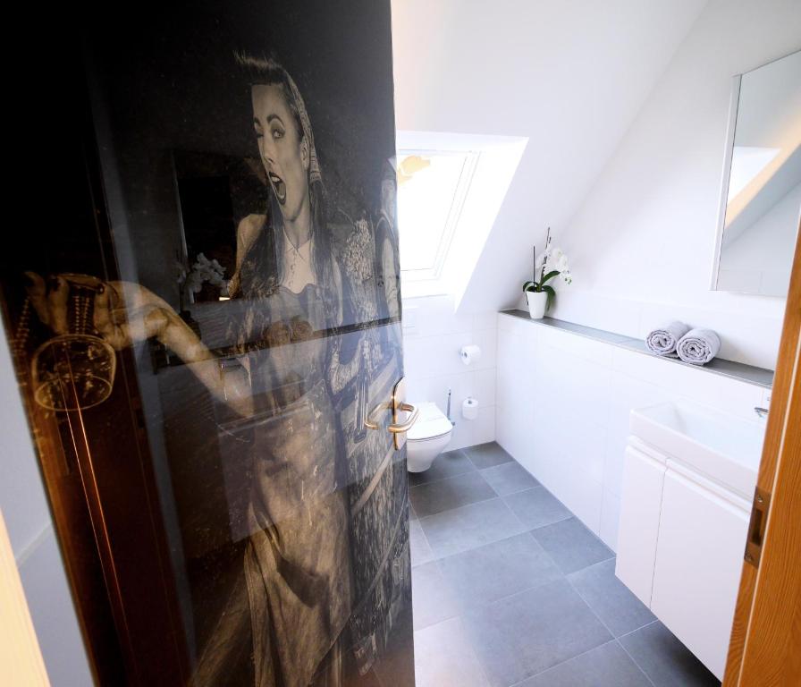 Postel nebo postele na pokoji v ubytování Kohlers Hotel Engel