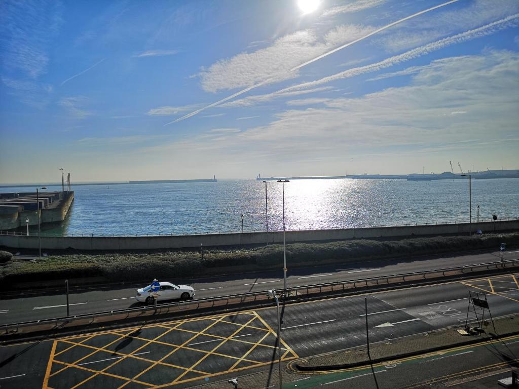 Whole flat next to Dover Port with parking