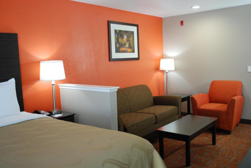 Quality Inn & Suites Fresno Northwest - Suite King - Per Ospiti Disabili/Non Fumatori
