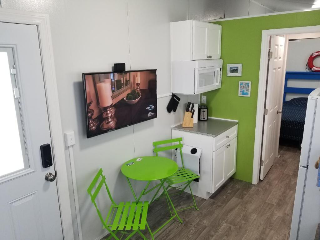 Kuchyň nebo kuchyňský kout v ubytování Tiny House Siesta