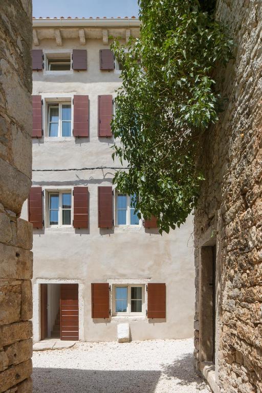 Budova, v ktorej sa apartmán nachádza