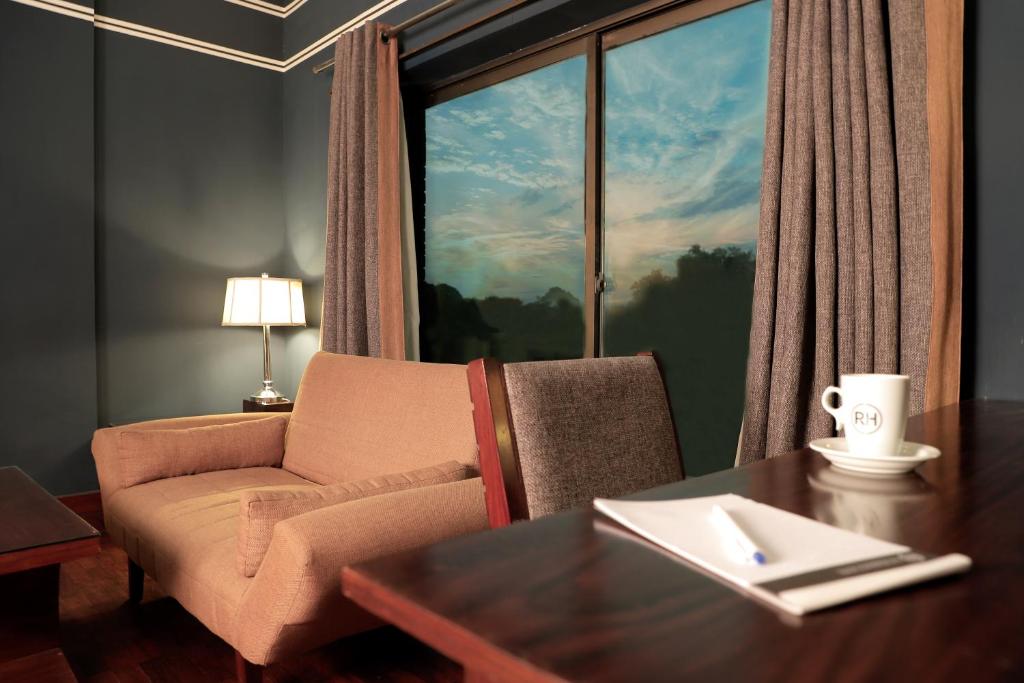 The Residency Hotel - Superior Queen Room