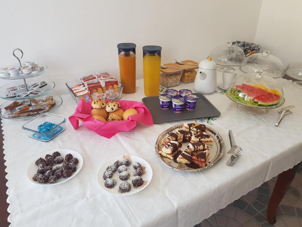 Jedlo v ubytovaní bed & breakfast alebo blízkom okolí