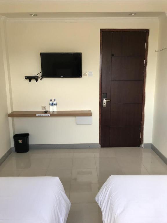 Revayah Hotels - Single Room With Shared Bathroom