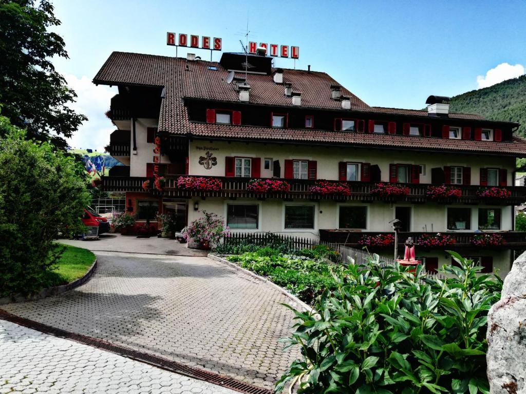 Budova, kde se hotel nachází