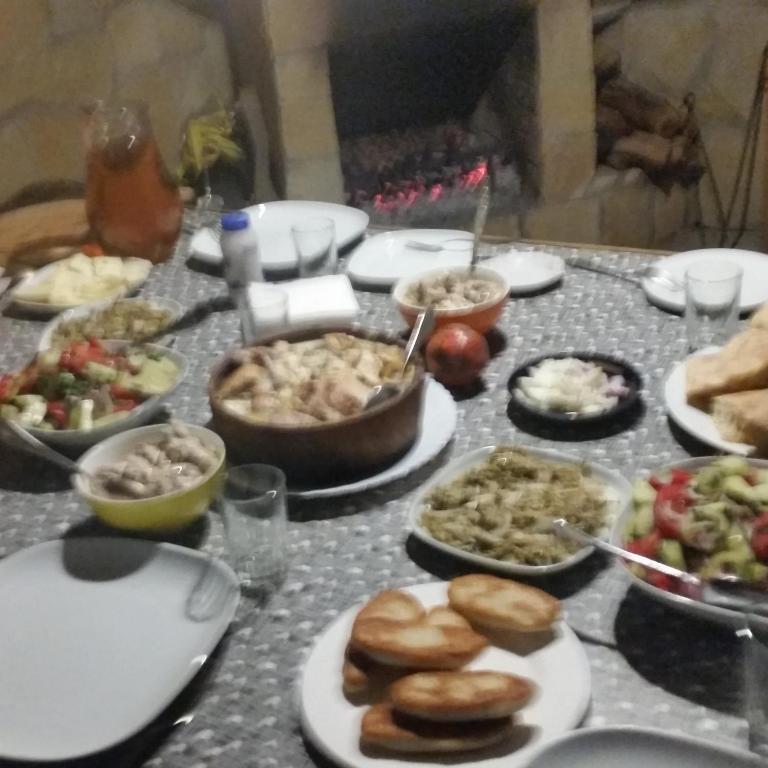 Jídlo v penzionu nebo okolí