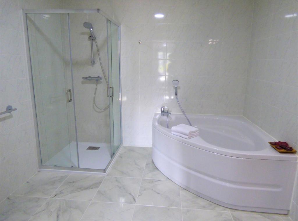 Hotel Les Galets - Chambre Familiale Avec Salle De Bain