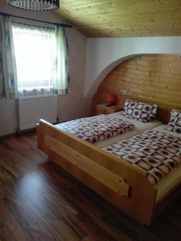 Posteľ alebo postele v izbe v ubytovaní Ferienhaus Ruggenthaler