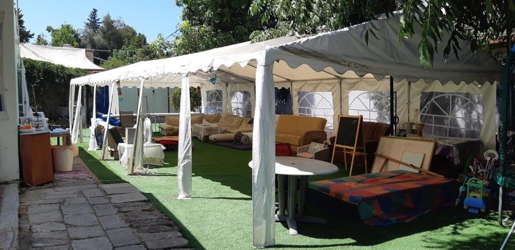 Private house with huge garden - Holiday Home