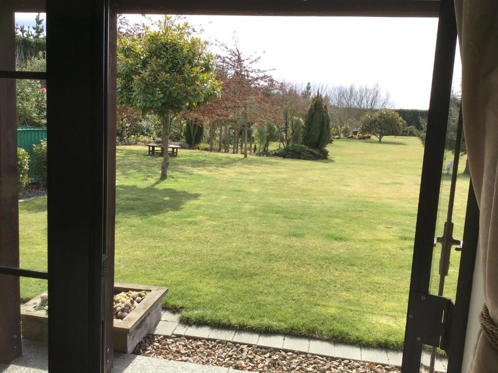 Chester Oaks B&B - Chambre Queen Avec Vue Sur Le Jardin