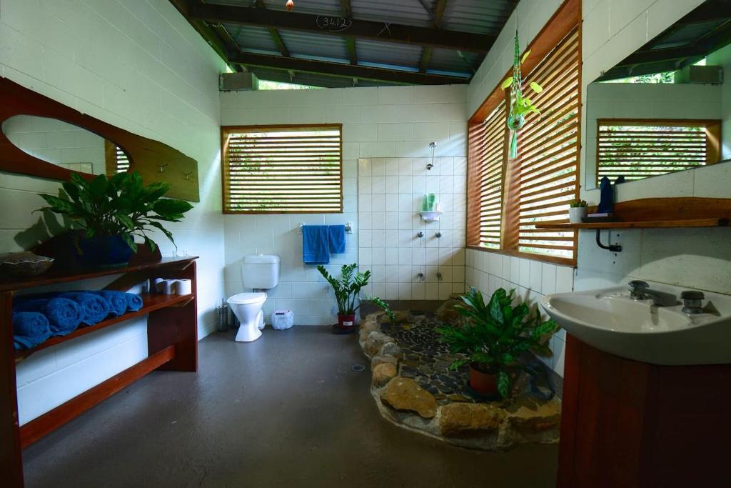 Koupelna v ubytování A Daintree Garden