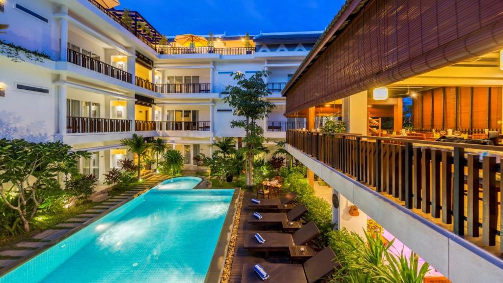 Bazén v ubytování Indra Angkor Residence nebo v jeho okolí