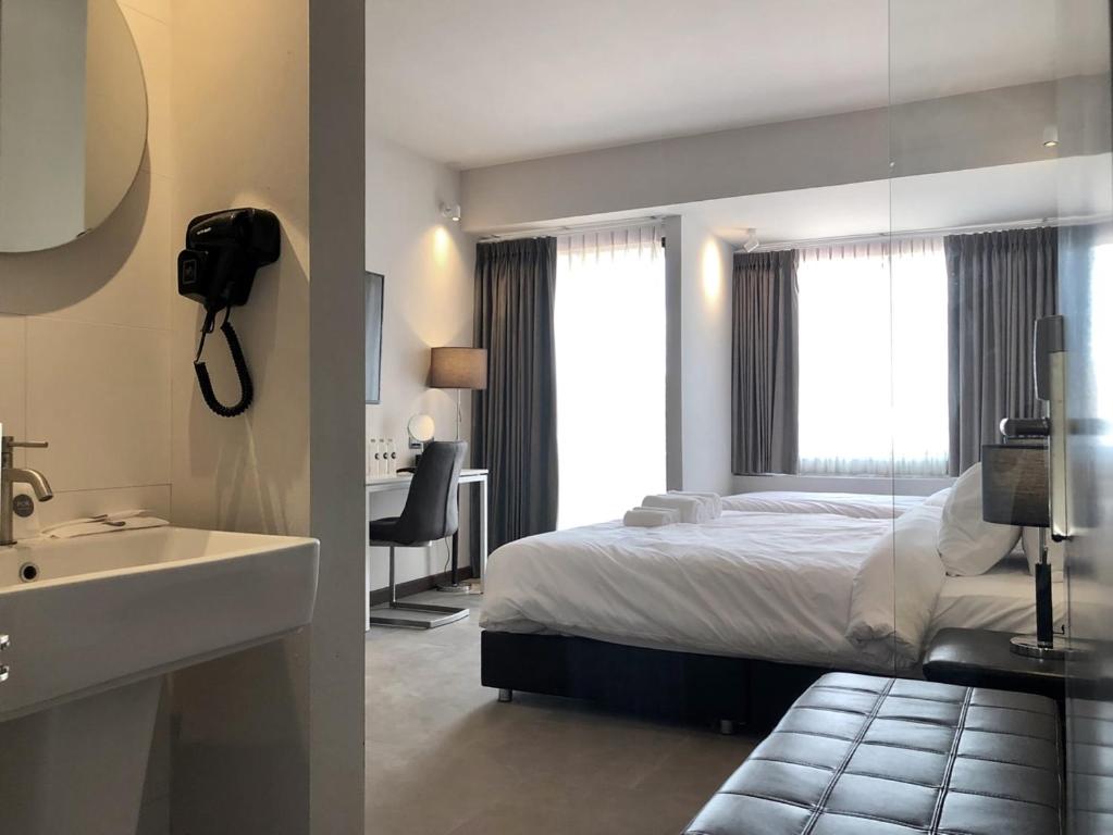 POR Daowadung NO PARKING - Family Room