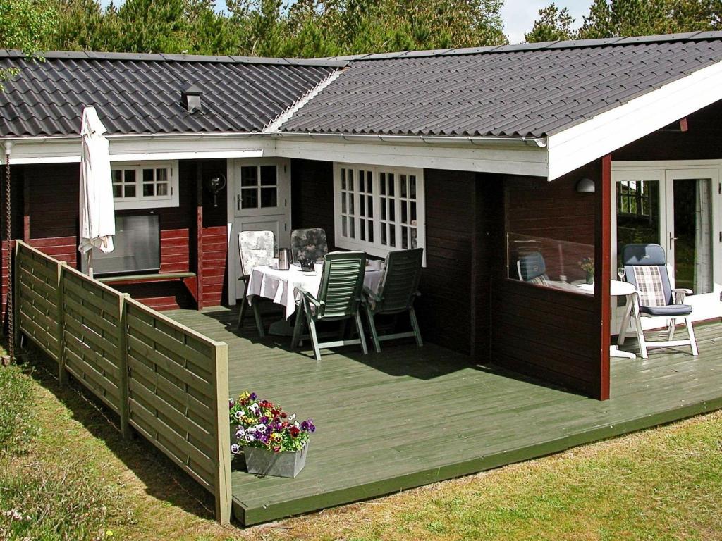 Fotografie z fotogalerie ubytování Three-Bedroom Holiday home in Ålbæk 48 v destinaci Ålbæk