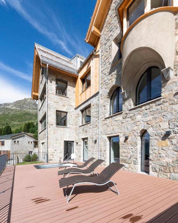 Nespecifikovaný výhled na hory nebo výhled na hory při pohledu z hotelu