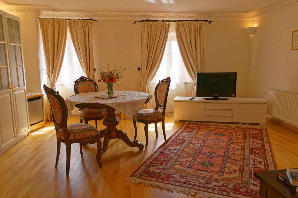 Burghaus & Villa Kronenburg - Suite Superior