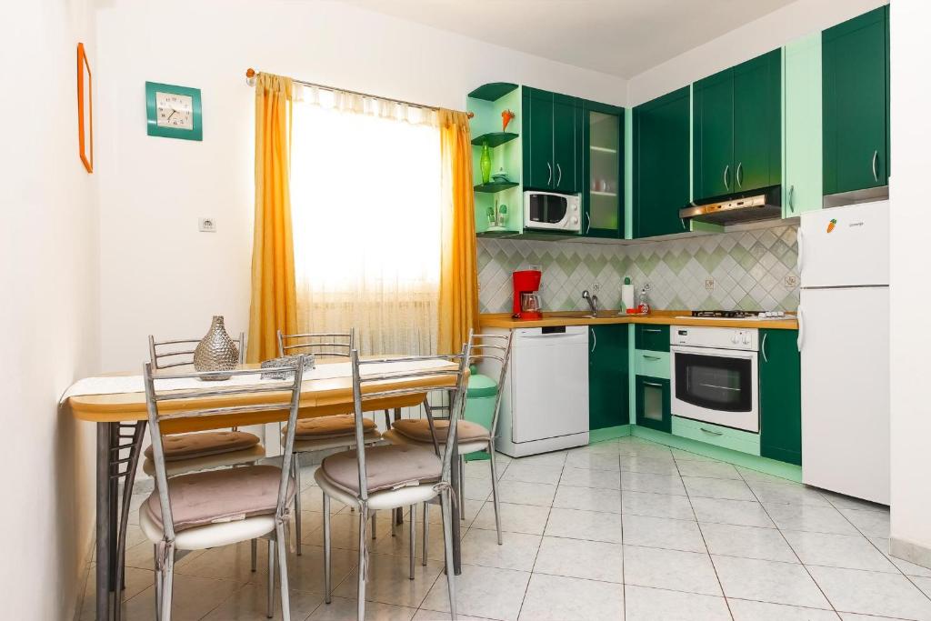 A kitchen or kitchenette at Elda