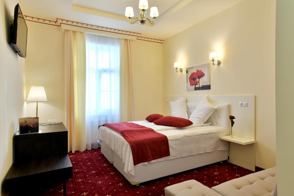 Top Royal Central Brasov - Habitación Triple De Lujo