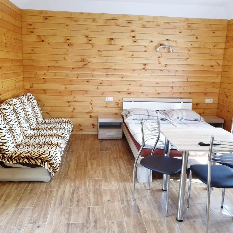 Posedenie v ubytovaní PokojeKajaki DD Swornegacie