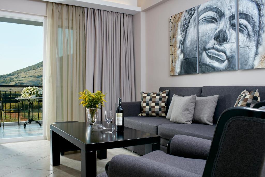 Posezení v ubytování Aar Hotel & Spa Ioannina