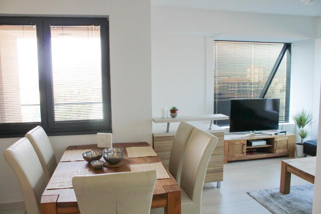 High End Apartments in Diamond Garden Building - Apartamento De Tres Habitaciones