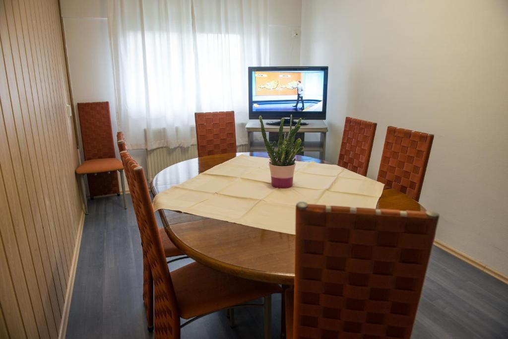 TV a/nebo společenská místnost v ubytování Hostel M
