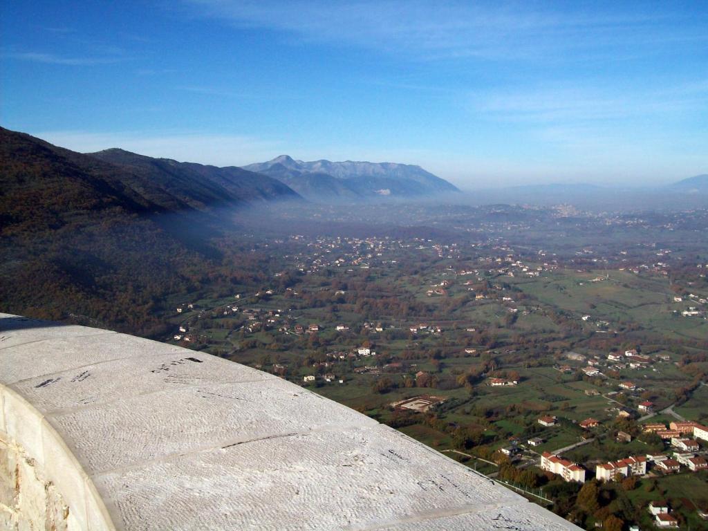 A general mountain view or a mountain view taken from a vidéki vendégházakat