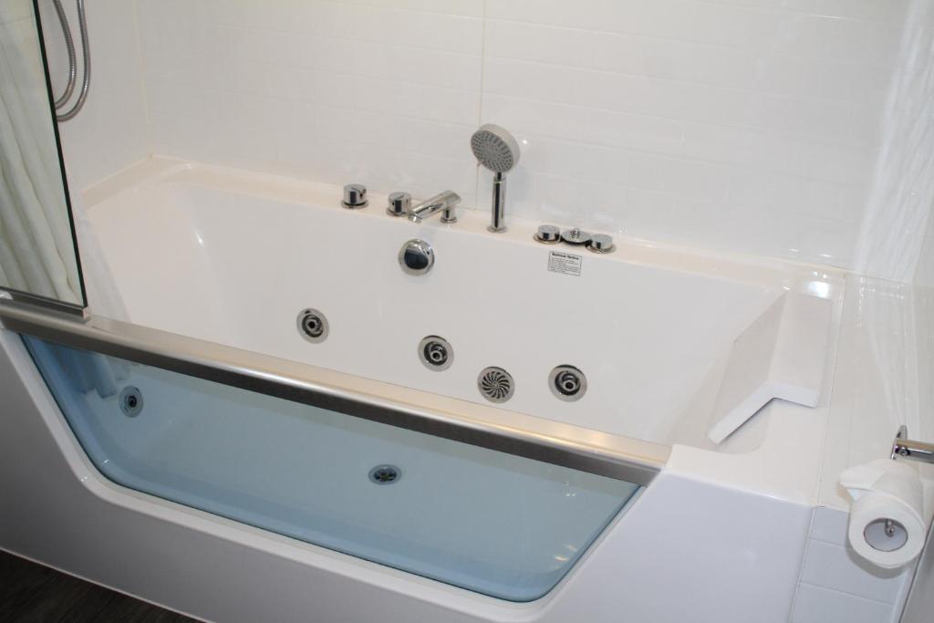 Birchwood Manor - Resim 39