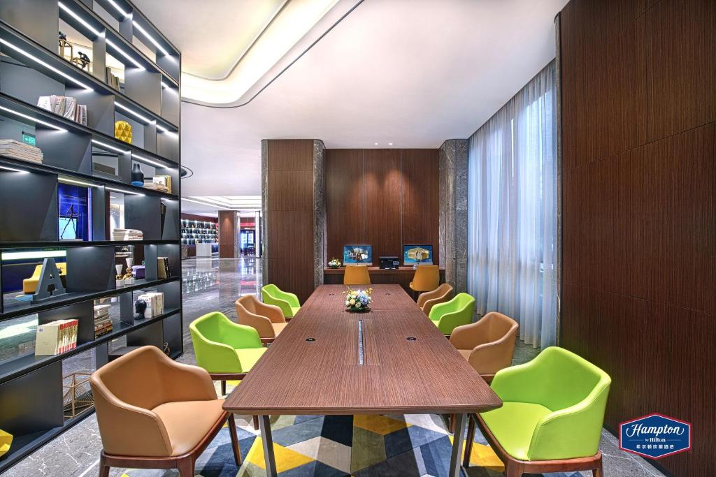 Posezení v ubytování Hampton by Hilton Guangzhou Dongxiaonan