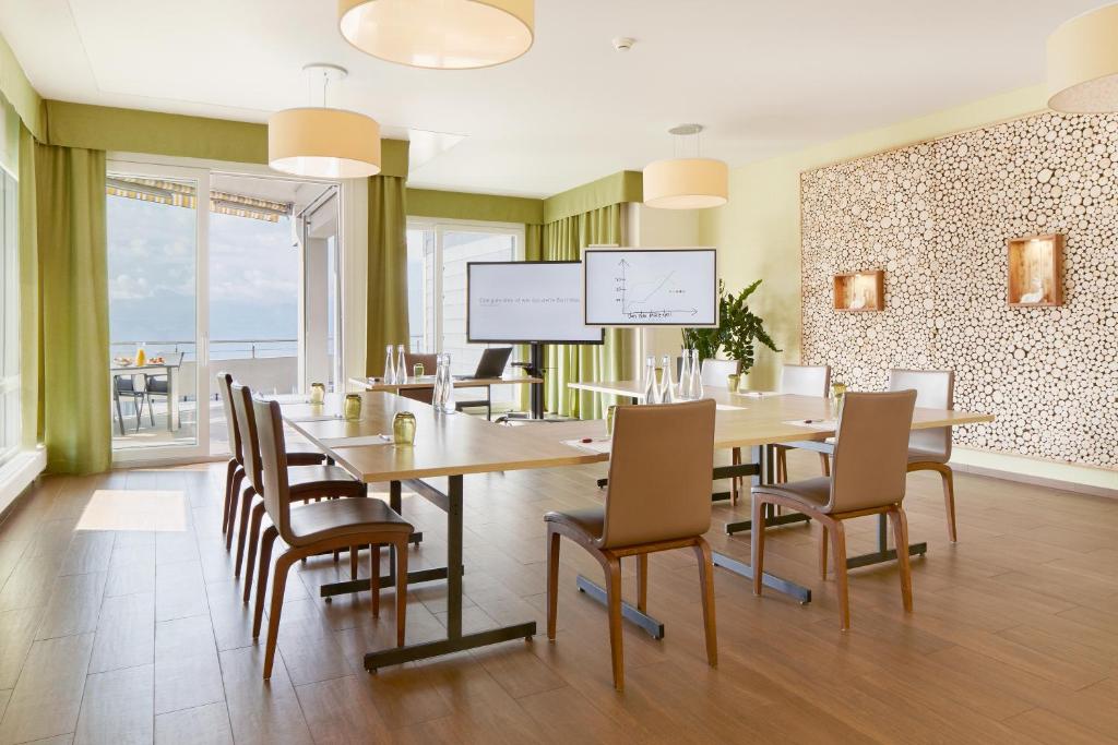TV a/nebo společenská místnost v ubytování Rigi Kaltbad Swiss Quality Hotel