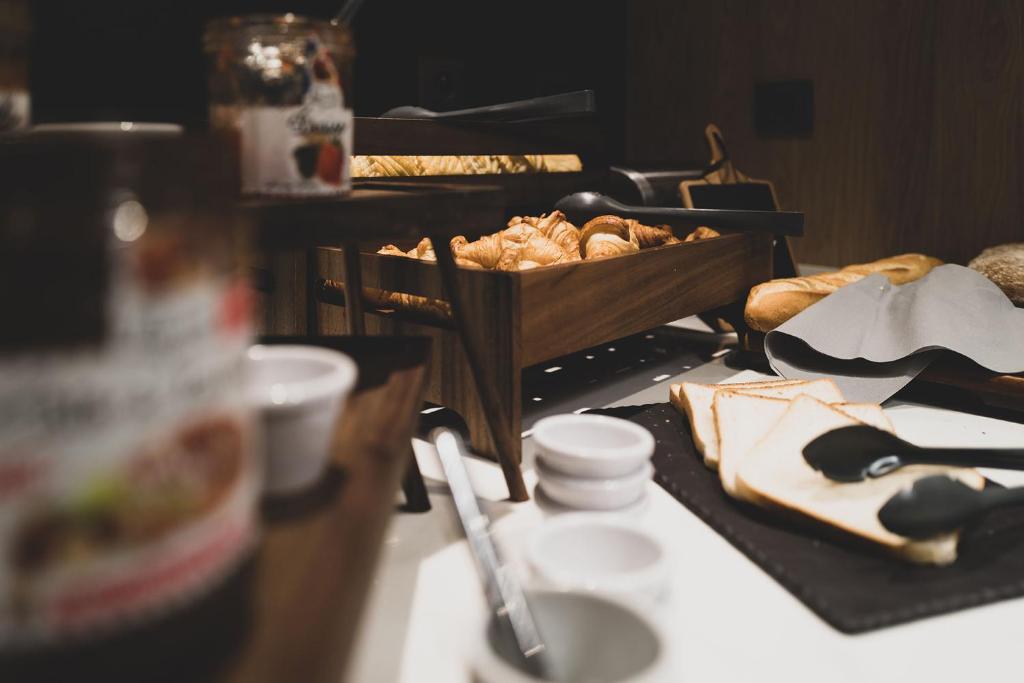 Hotel Campanile Montpellier Centre St Roch - Resim 16