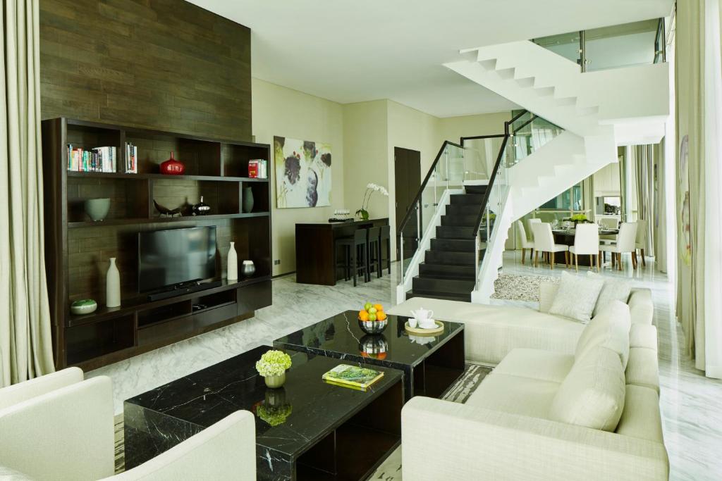 TV a/nebo společenská místnost v ubytování Fraser Residence Menteng Jakarta
