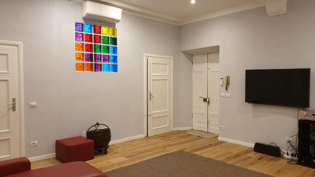 A television and/or entertainment centre at The SPIRIT OF LUCCA with all comfortable amenities