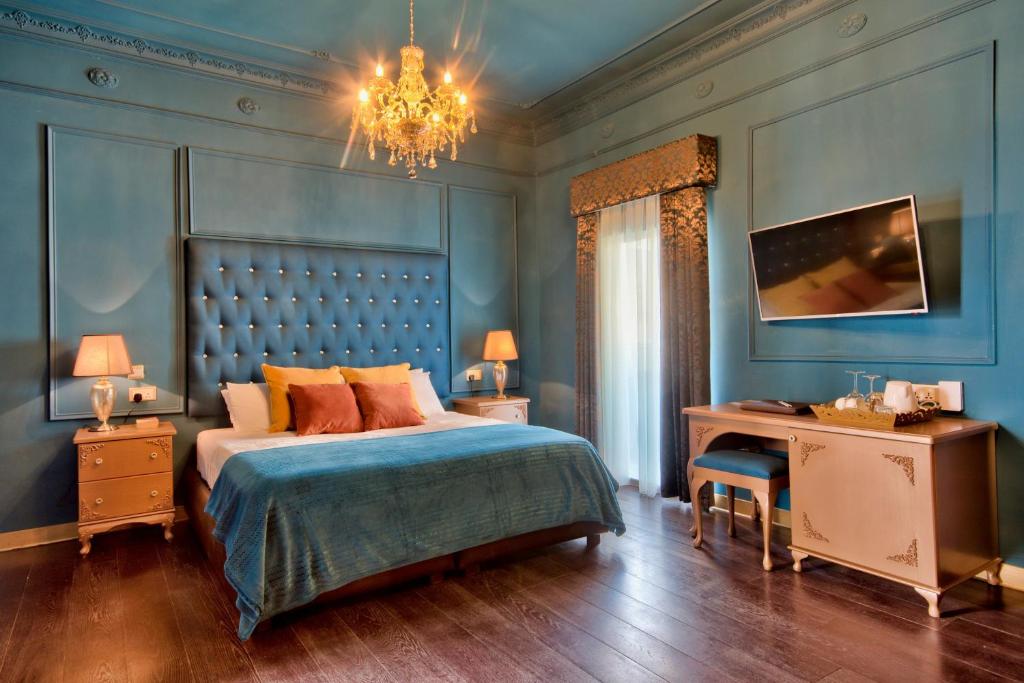 Julina Boutique Living - 10