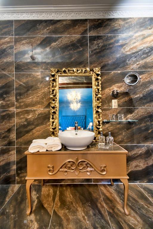 Julina Boutique Living - 9