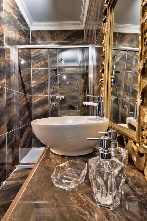 Julina Boutique Living - 7