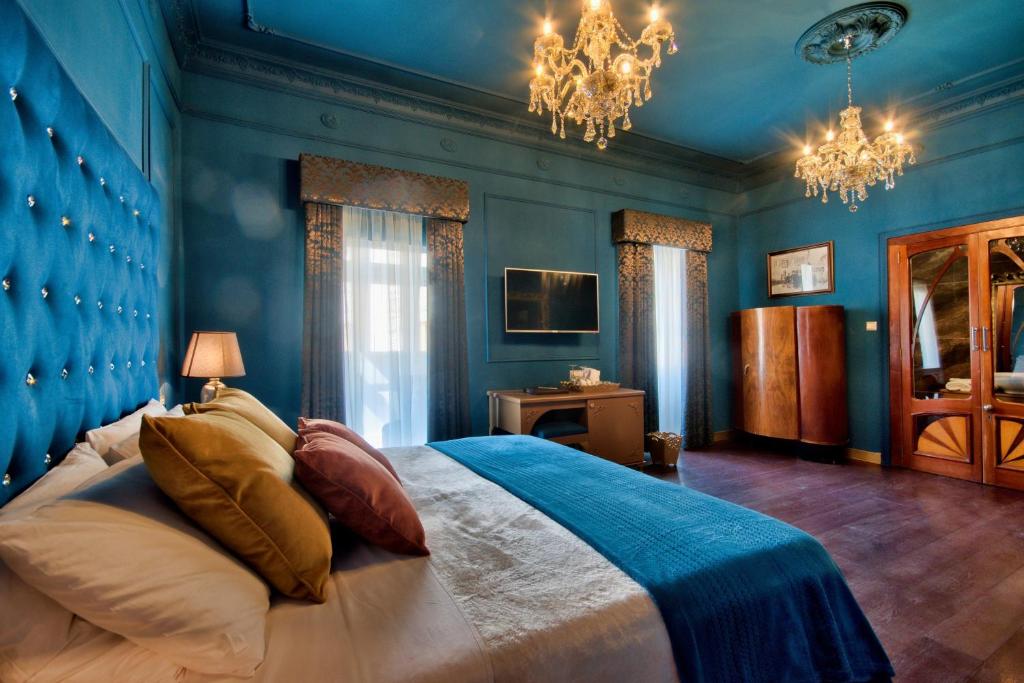 Julina Boutique Living - 13