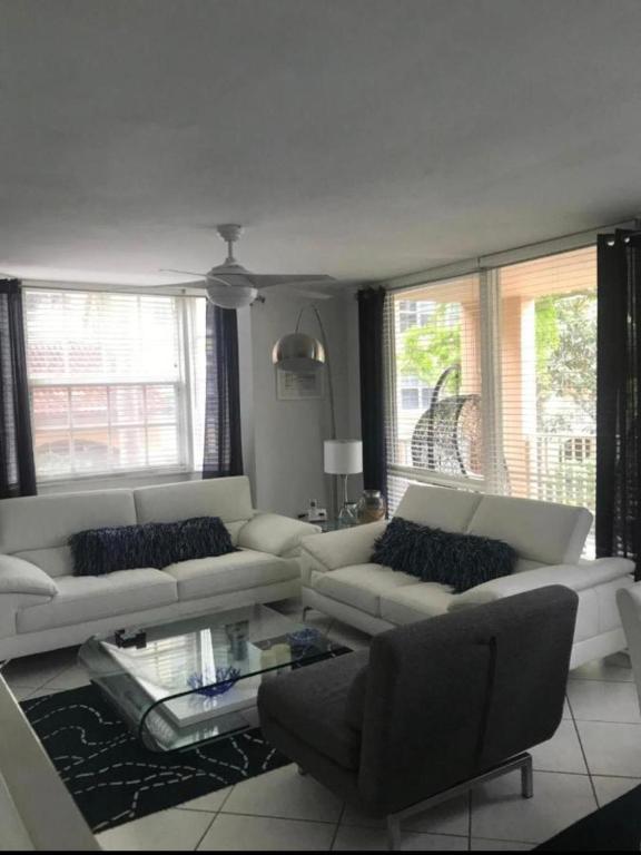 Posezení v ubytování The Nautical! Amazing 3Bed 2Bath Apartment at Aventura Yacht Club