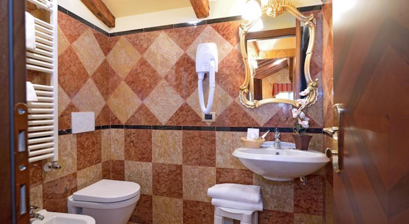 Hotel Lux - Resim 32