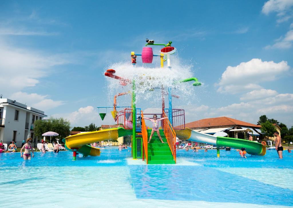 Bazén v ubytování Gasparina Village nebo v jeho okolí
