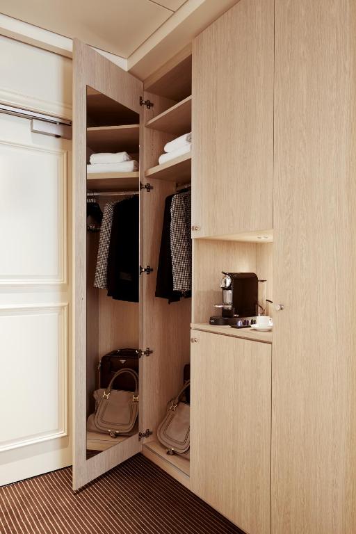 Grand Hôtel Du Palais Royal - 10