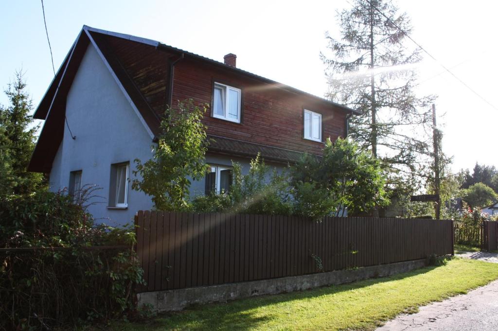 Budova, v ktorej sa farma nachádza