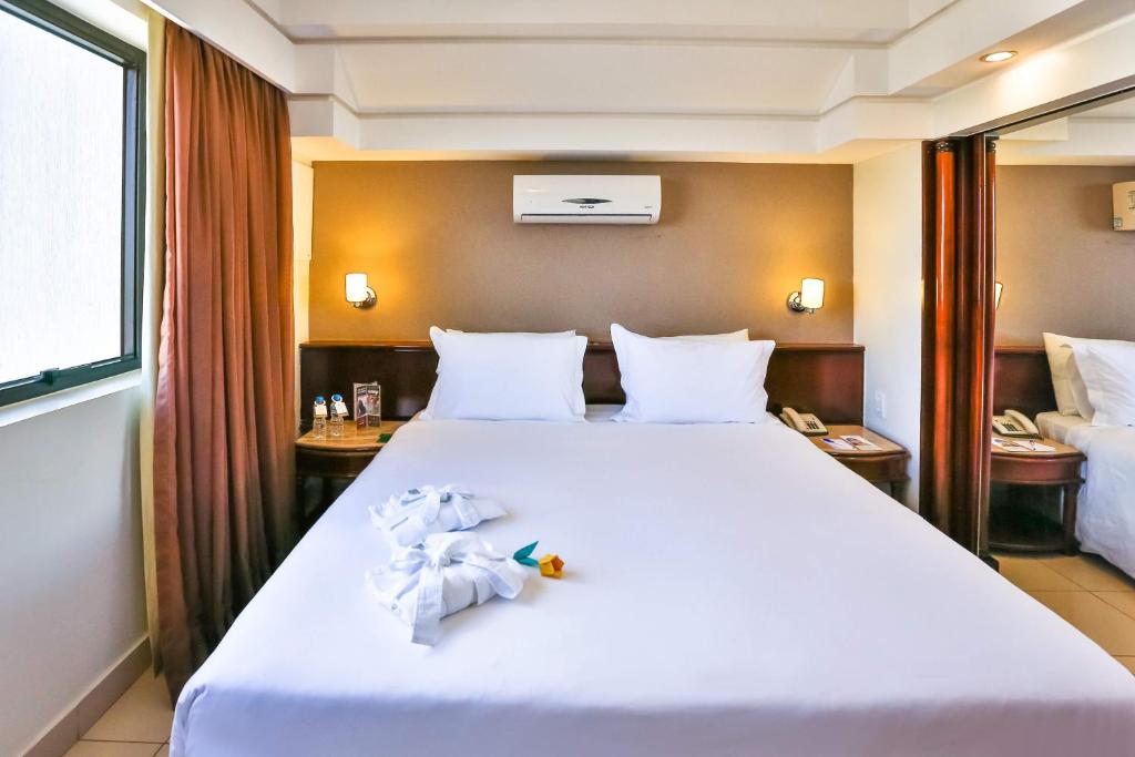  Golden Tulip Goiania Address