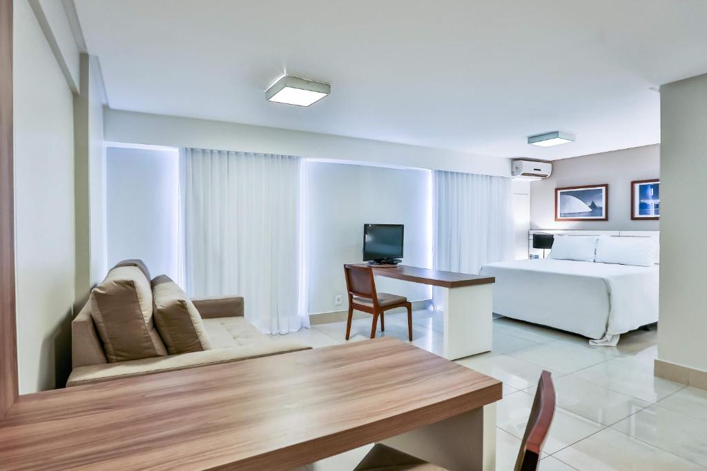  Golden Tulip Goiania Address