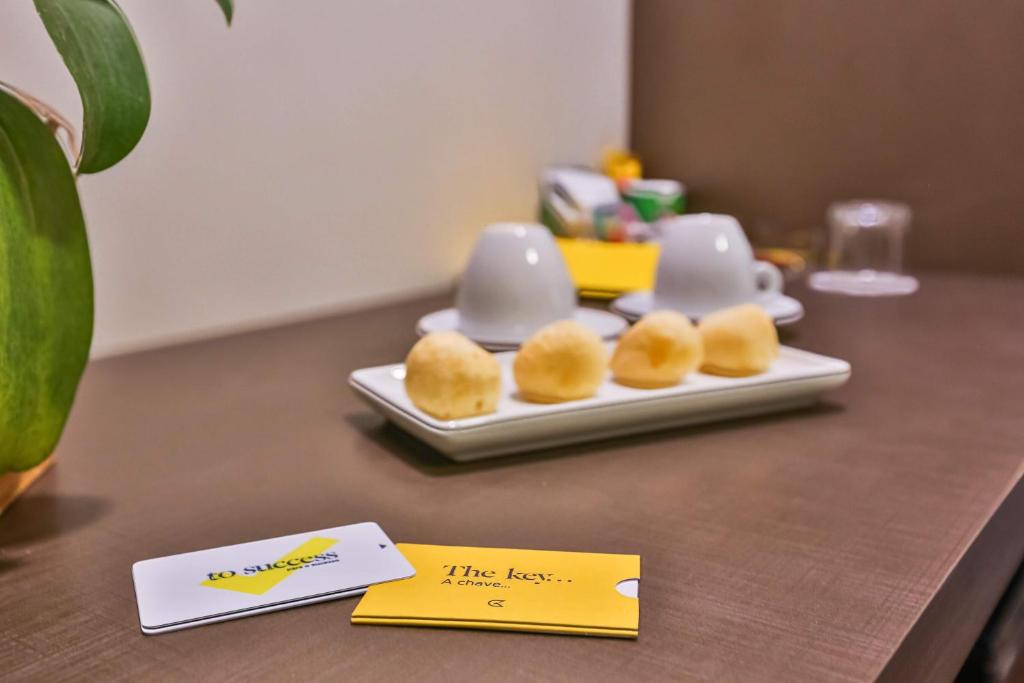  Golden Tulip Goiania Address