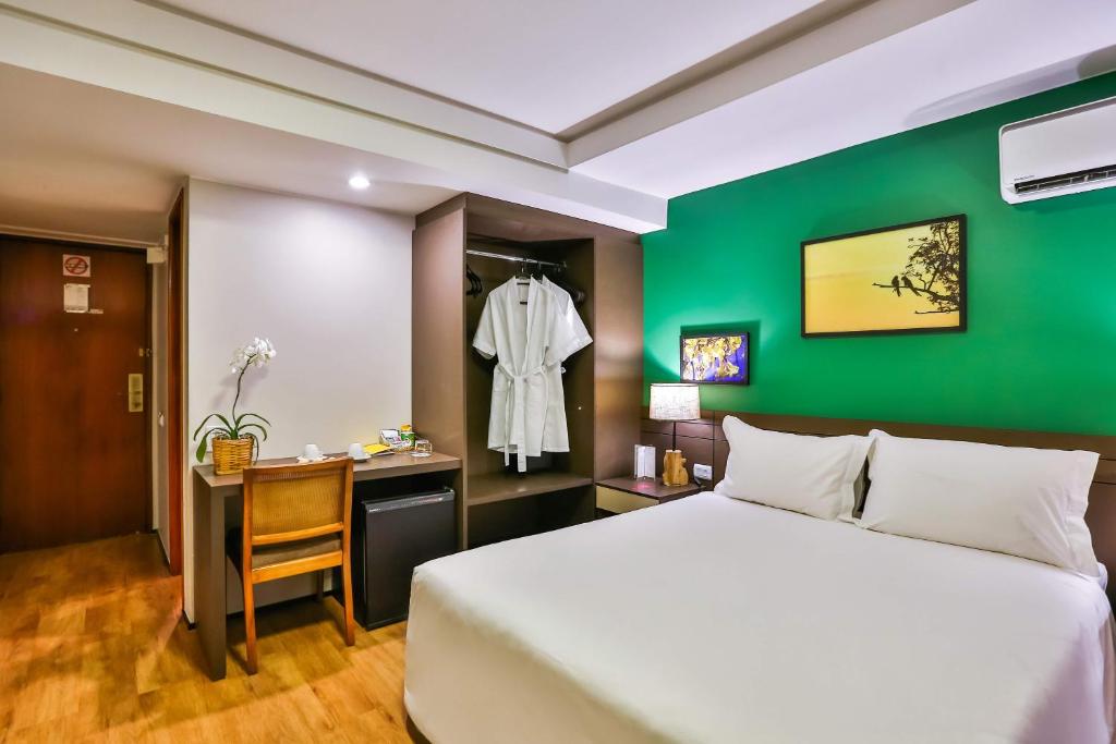  Golden Tulip Goiania Address