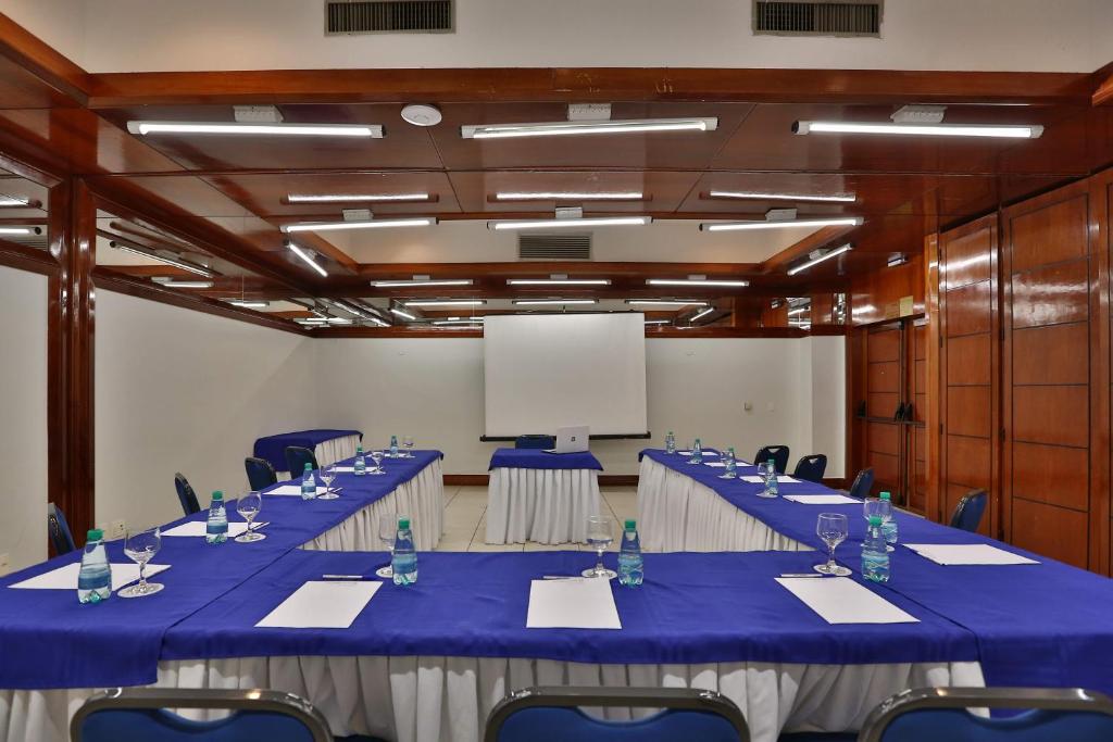  Golden Tulip Goiania Address