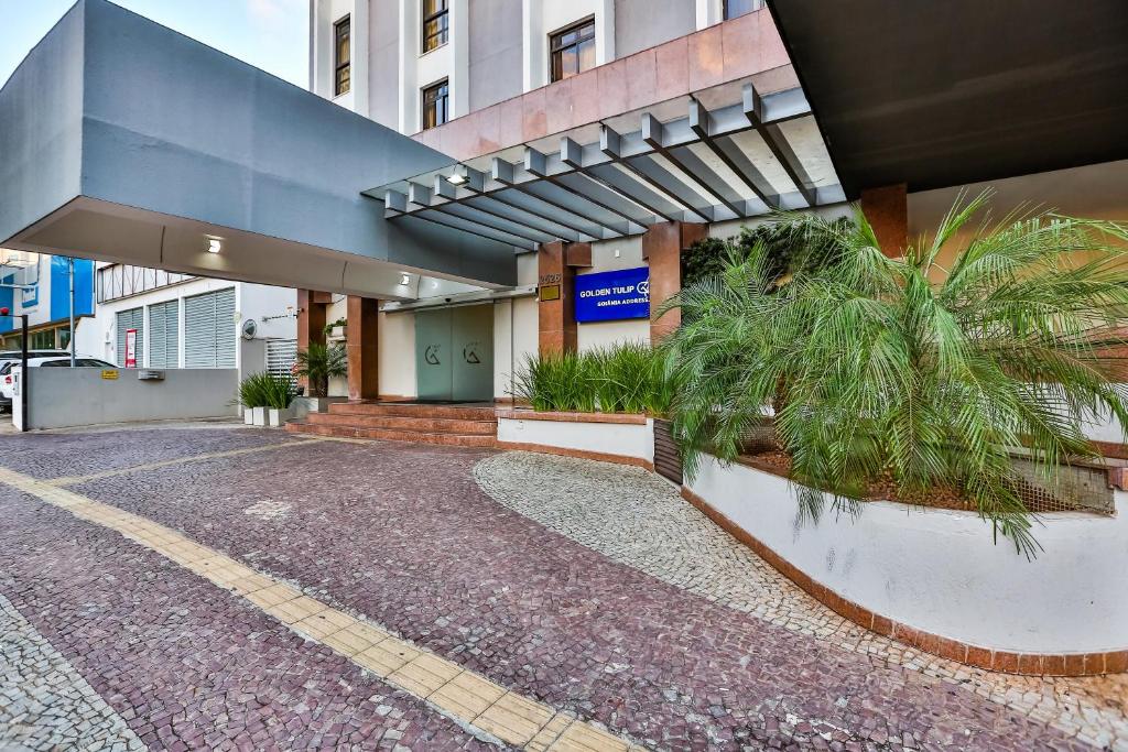  Golden Tulip Goiania Address