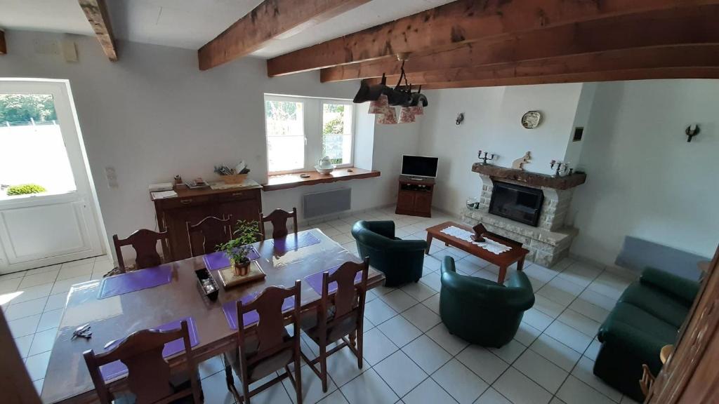 Kuchyň nebo kuchyňský kout v ubytování Gîte Cocantin